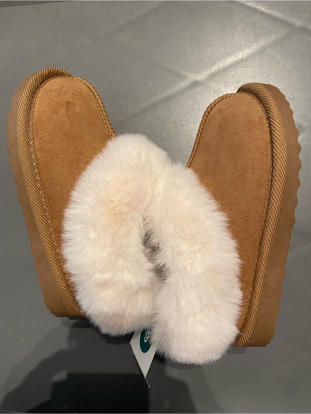 Cat & Jack Toddler Piper Faux Fur Cuff Scuff Slippers Brown 9 NWT - Picture 4 of 8